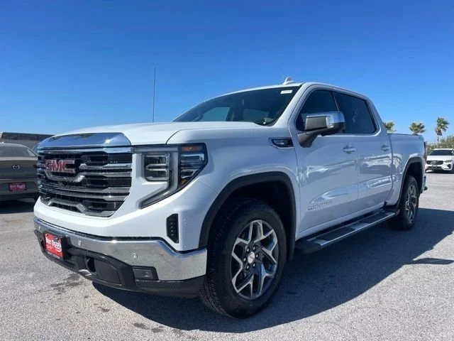 New 2026 Glacier White Tricoat GMC SLT image 4