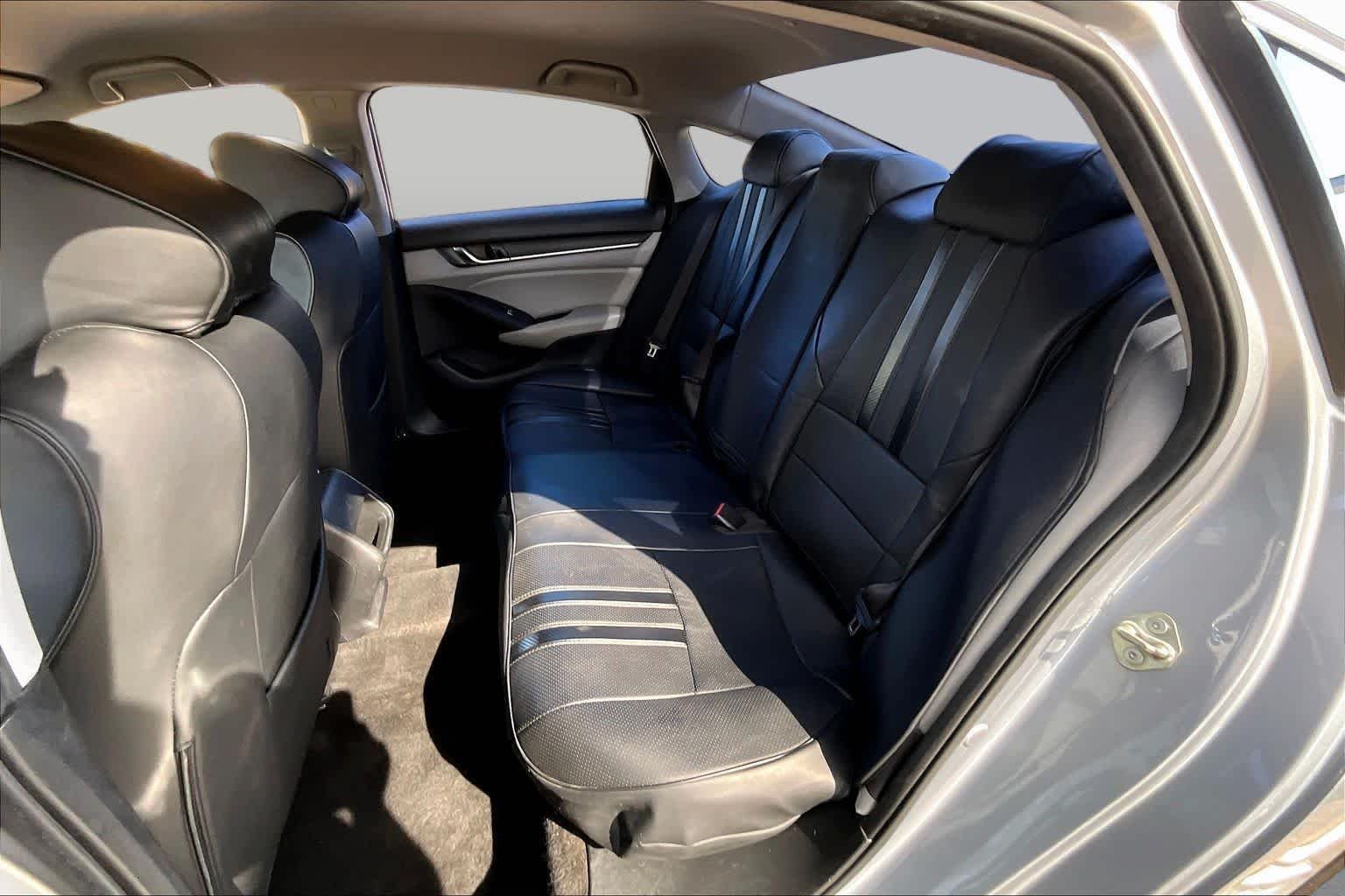 Used 2019 Lunar Silver Metallic Honda LX 1.5T image 20