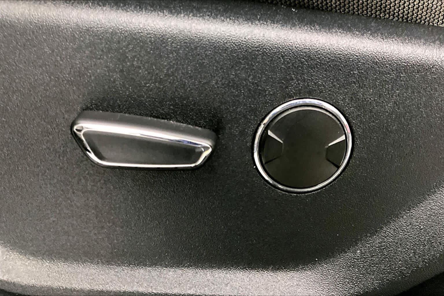 Used 2019 Agate Black Ford XLT image 30