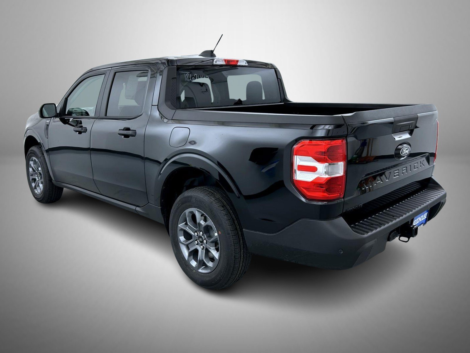 New 2026 Shadow Black Ford XLT image 7
