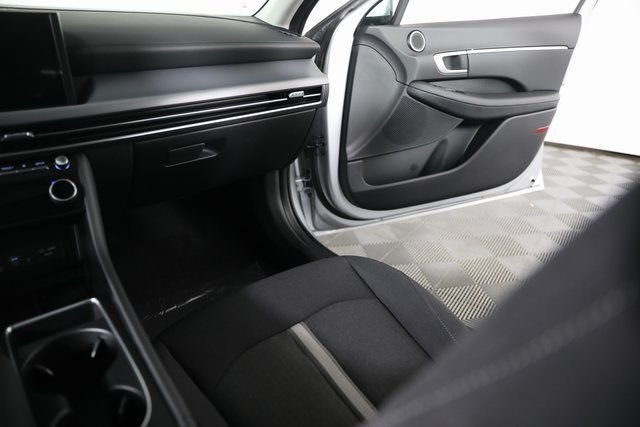 New 2026 Silver Hyundai SEL Sport image 21