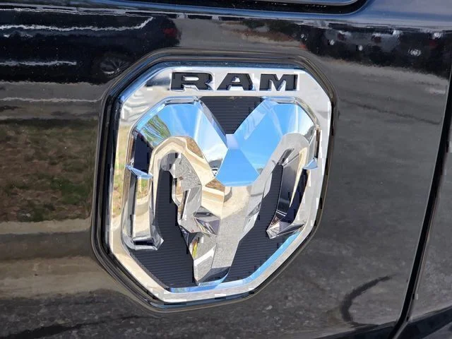 New 2026 Diamond Black Crystal Pearl-Coat Exterior Paint RAM Laramie image 34