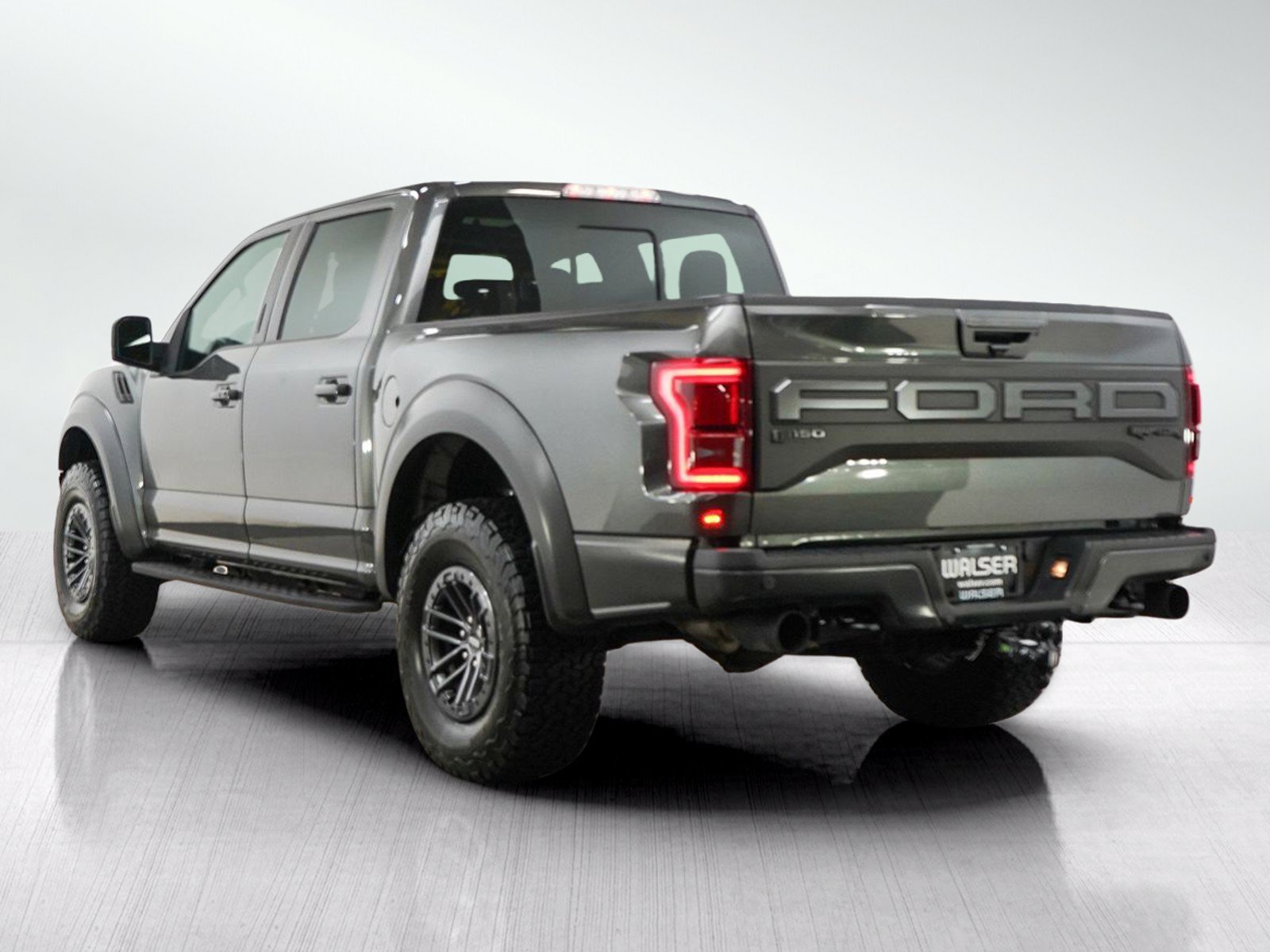 Used 2019 Magnetic Ford Raptor image 3