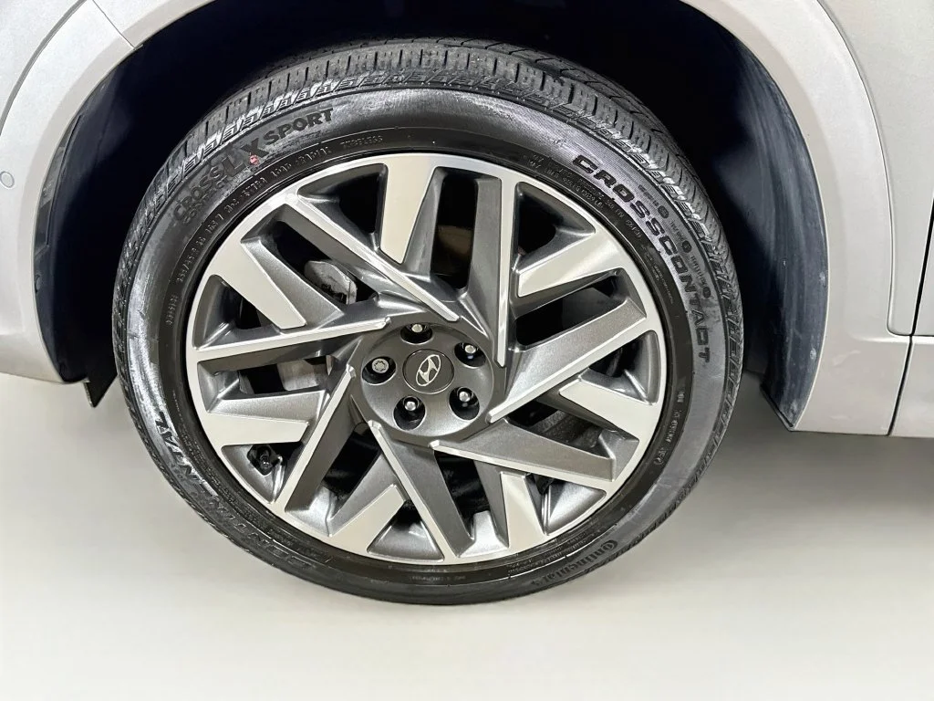 Used 2023 Silver Hyundai Calligraphy image 41