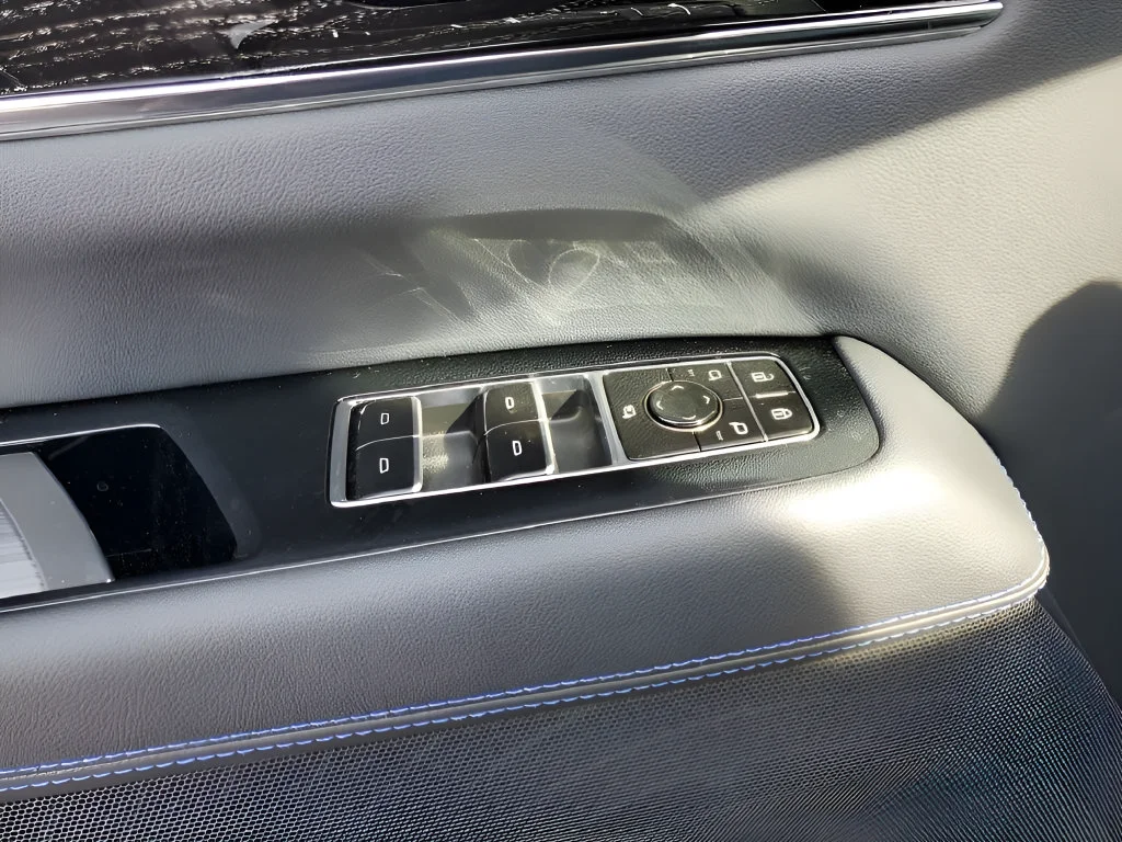 2026 Cadillac Escalade IQL Luxury - Photo 34