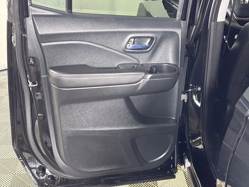 Used 2023 Black Honda RTL image 19