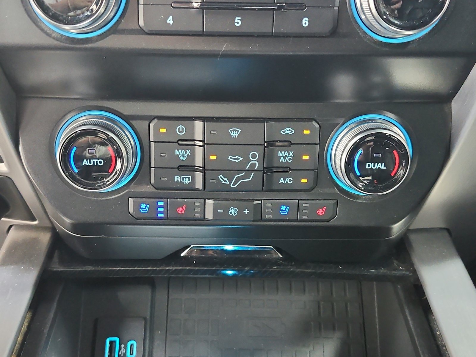 Used 2020 Black Ford Platinum image 19