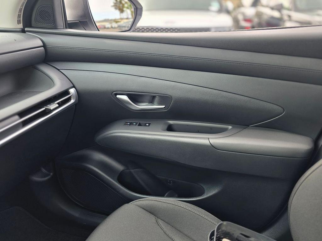 New 2026 White Hyundai SEL FWD image 27