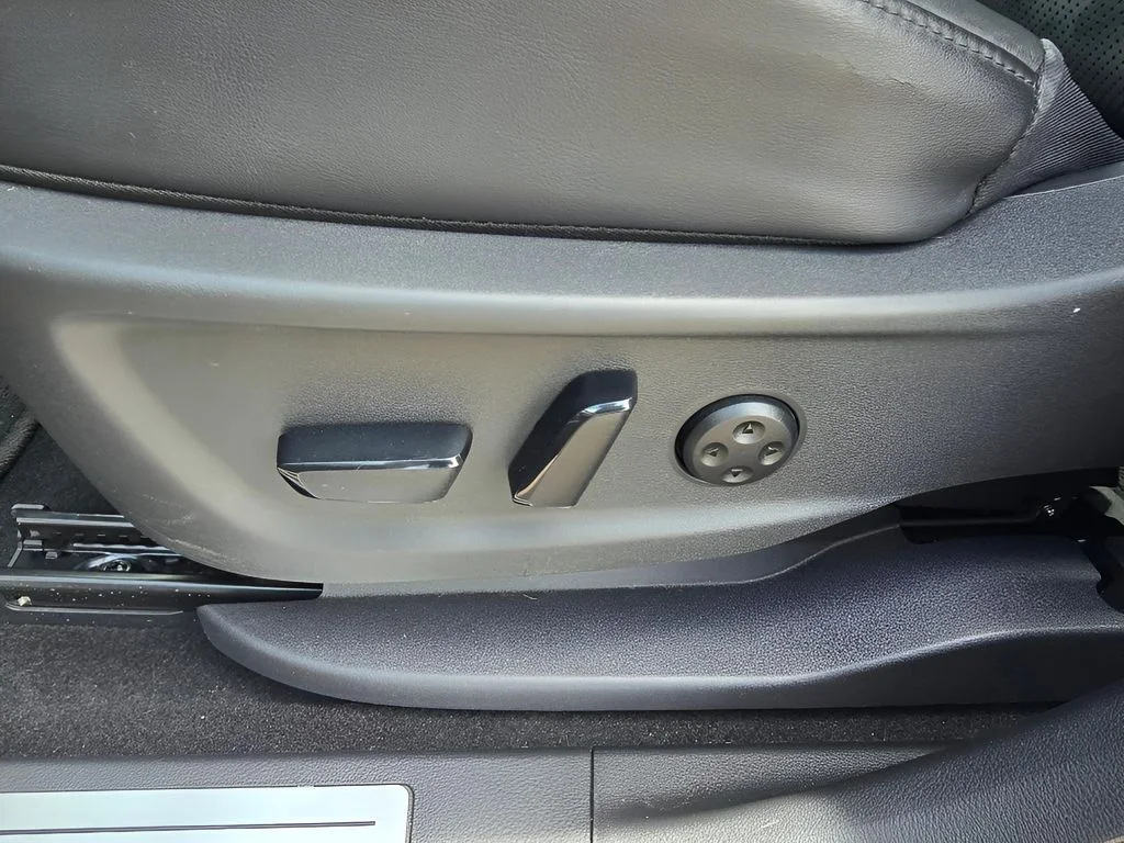 Used 2024 Northern Lights Metallic Nissan EVOLVE+ image 23