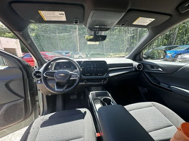 Used 2025 Green Chevrolet LT image 23