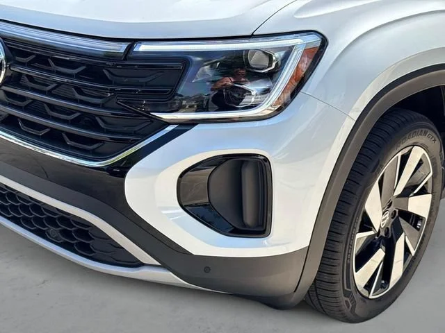 2026 Volkswagen Atlas Cross Sport SE w/Tech - Photo 10