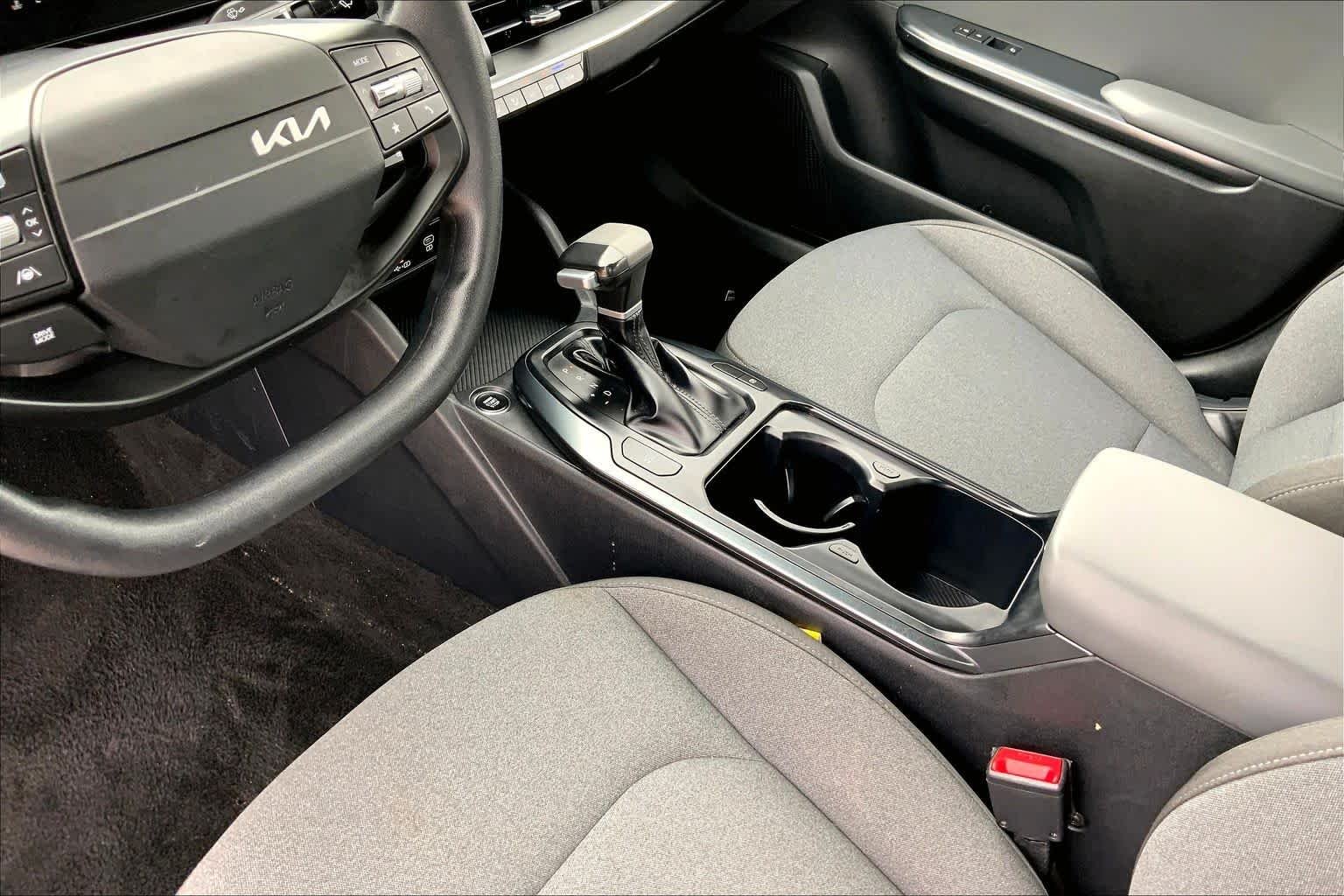 Used 2025 Steel Gray Kia LXS image 16