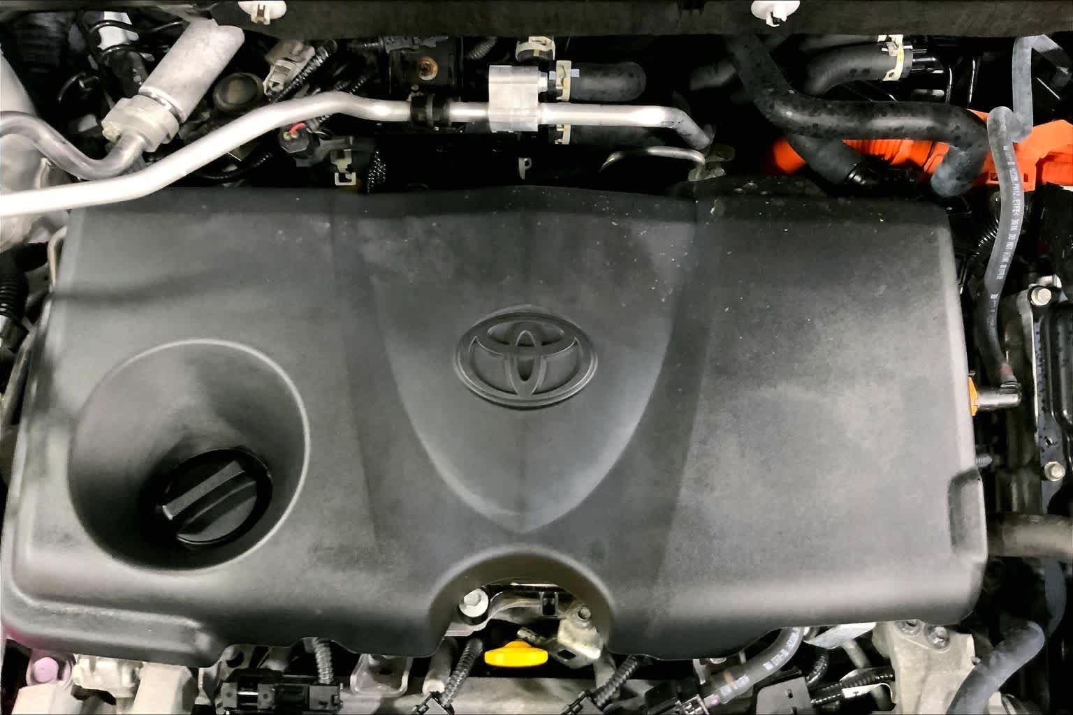 Used 2023 Ice Cap Toyota SE image 33