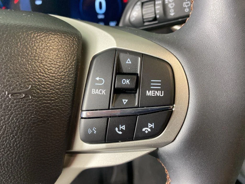 Used 2026 Star White Ford Active image 18