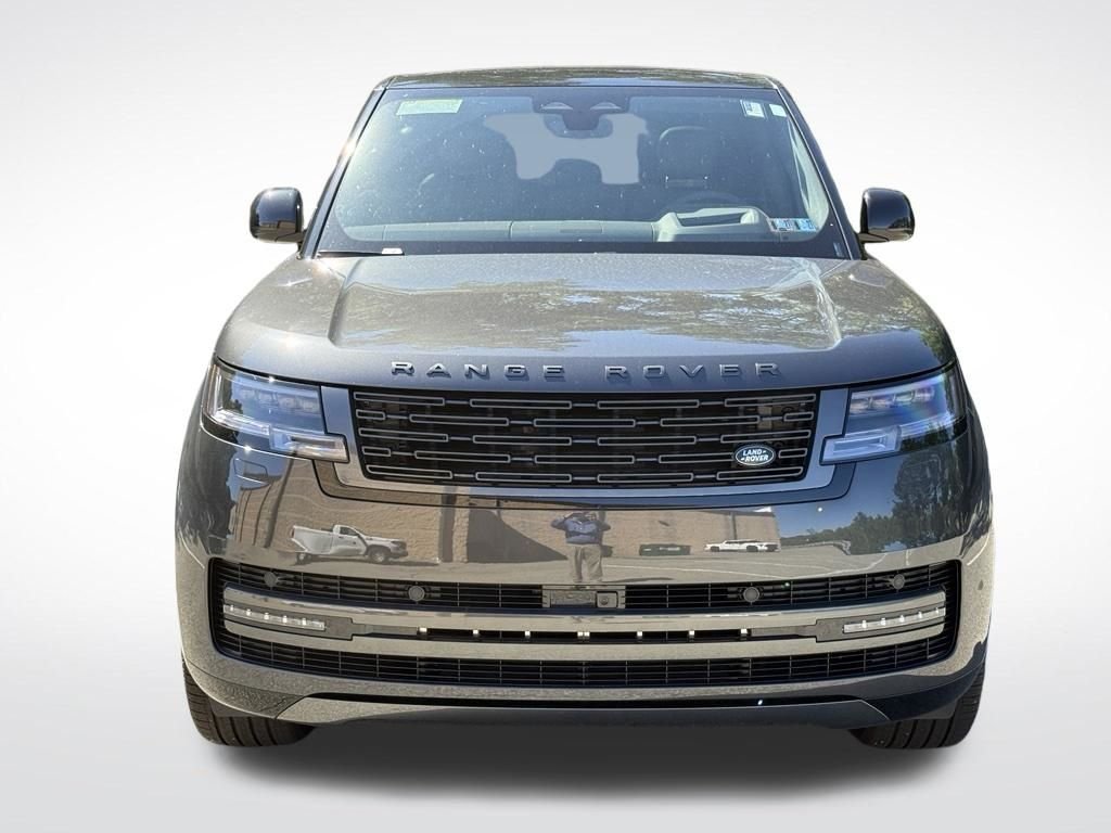 New 2026 Carpathian Grey LAND ROVER SE image 2