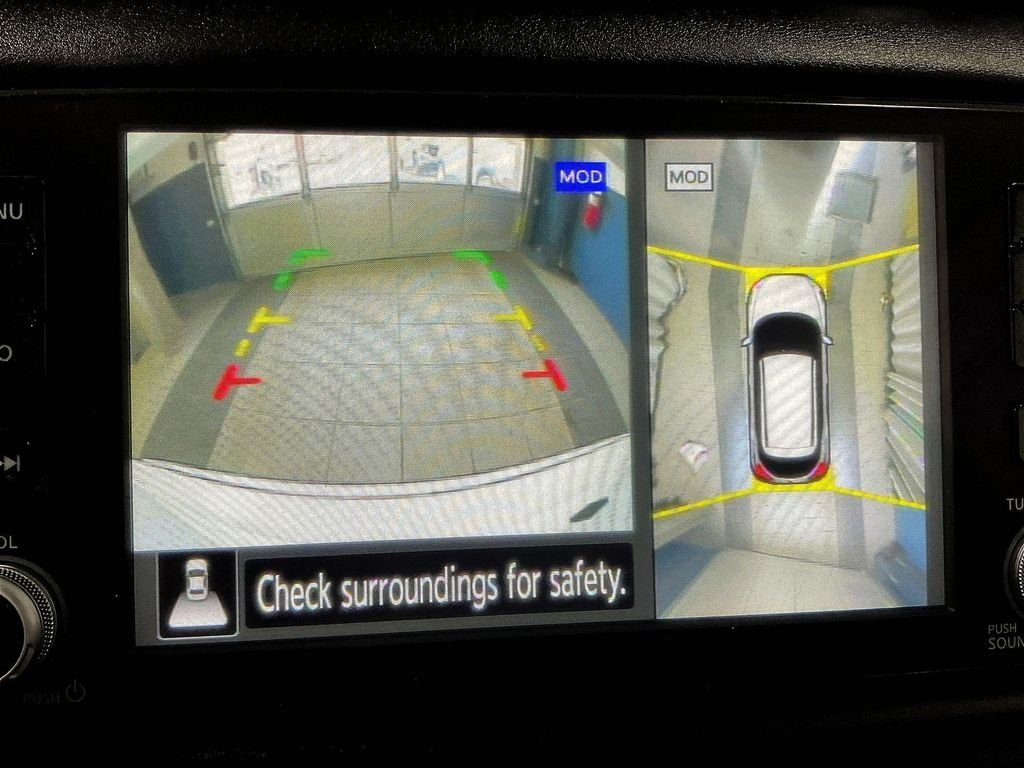 Used 2023 White Nissan SR image 19