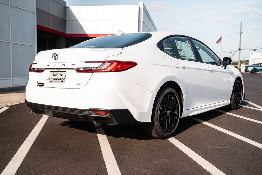 New 2026 Ice Cap Toyota SE image 7