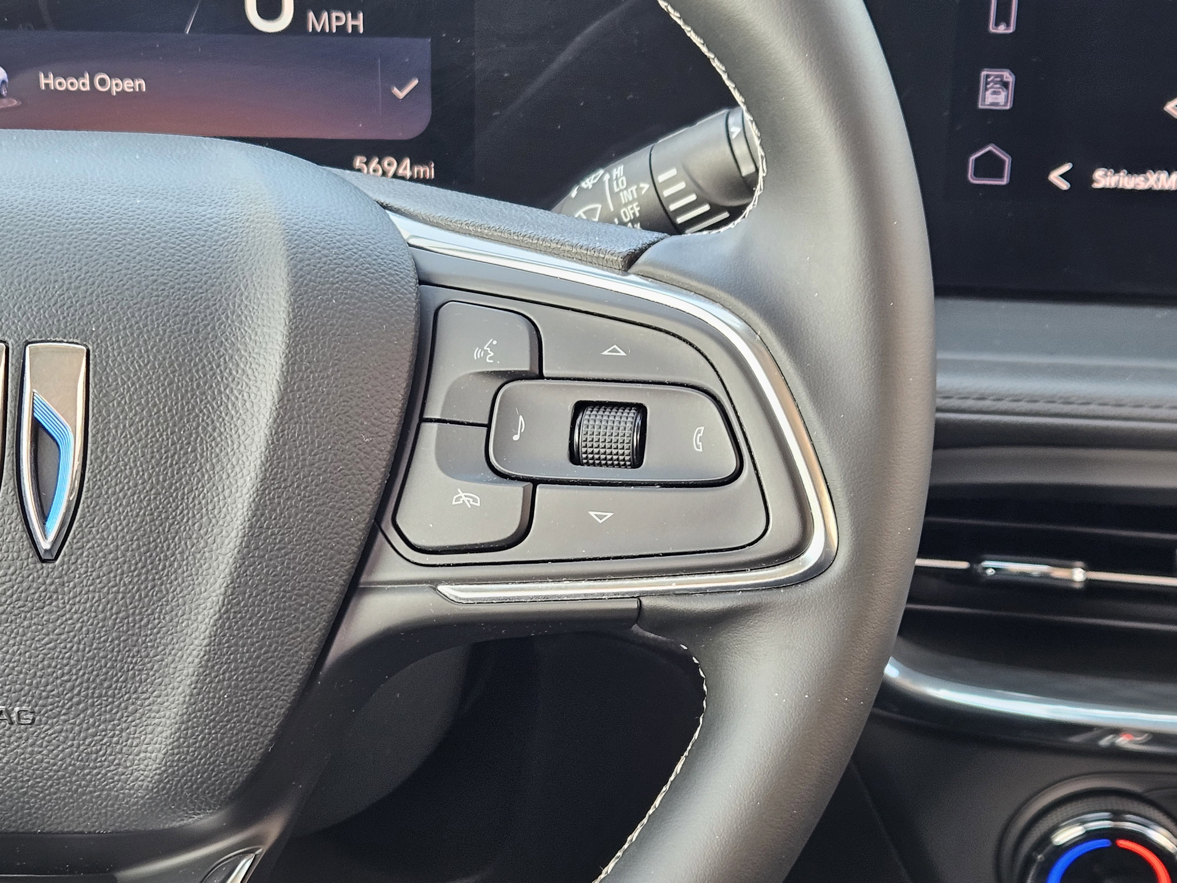 Used 2025 Summit White Buick Preferred image 28
