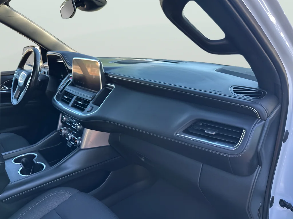 Used 2023 White GMC SLE image 39