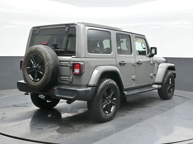 Used 2021 Gray Jeep Unlimited Sahara Altitude image 9