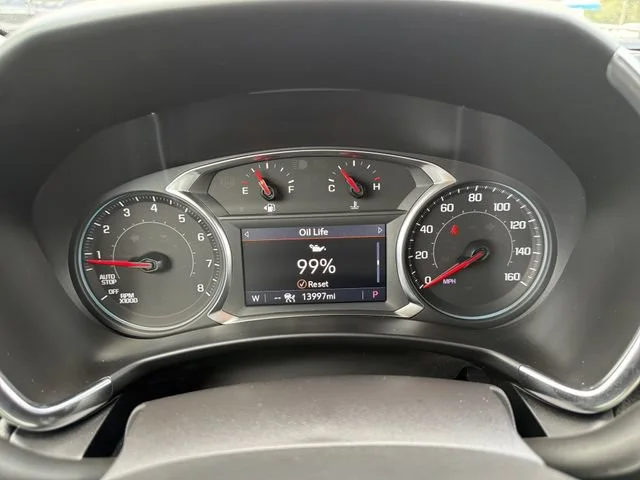 Used 2024 Iridescent Pearl Tricoat Chevrolet Premier image 32