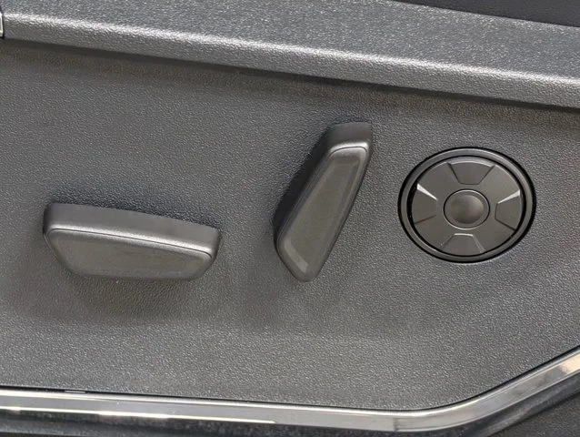 New 2026 Glacier Gray Metallic Tri-Coat Ford F-350® Platinum® image 57