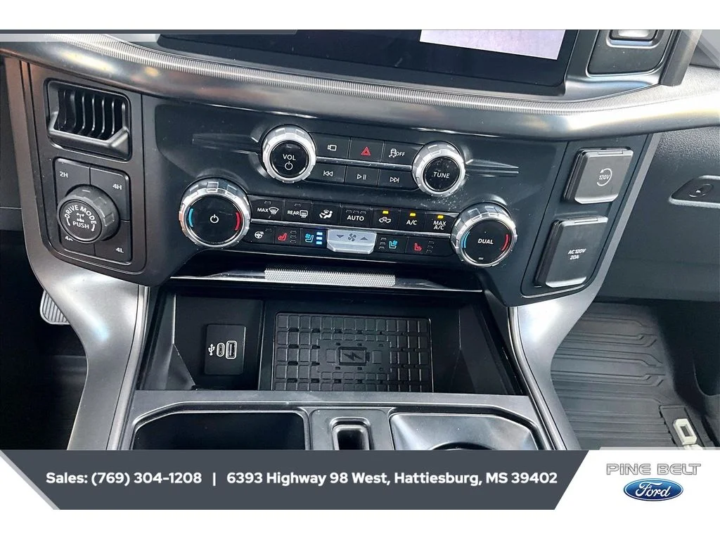 Used 2025 BLACK Ford Lariat image 24