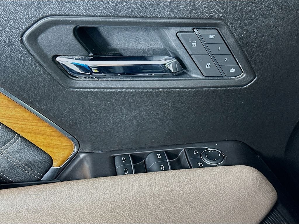 Used 2025 Black GMC Denali image 18