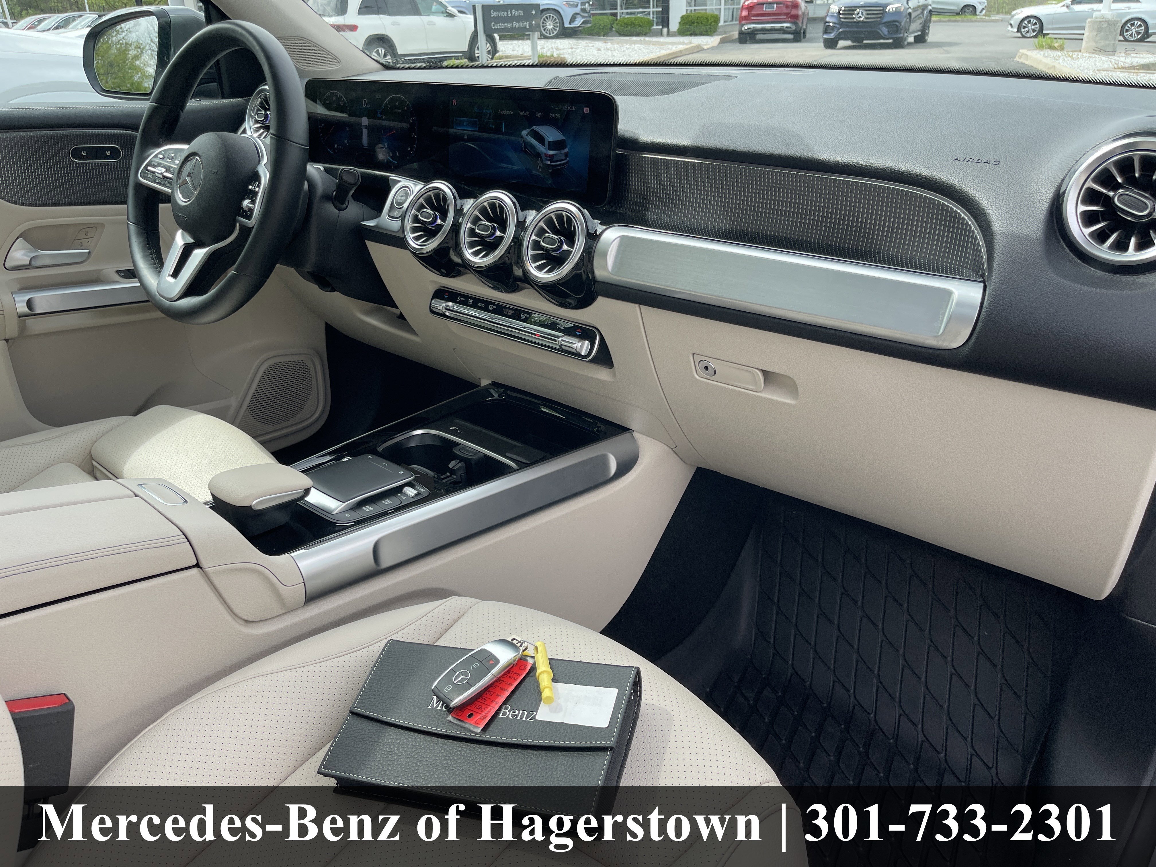 Certified Used 2022 Mountain Grey Metallic Mercedes-Benz GLB 250 4MATIC® SUV image 24