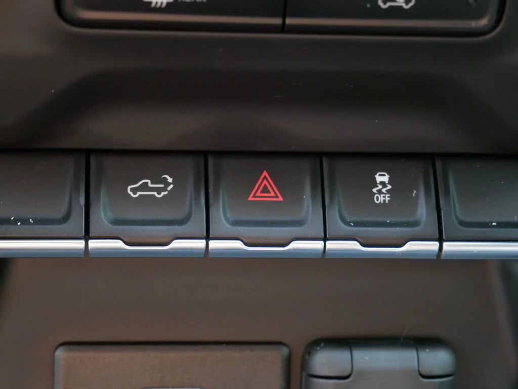 Used 2019 White Chevrolet Custom image 23