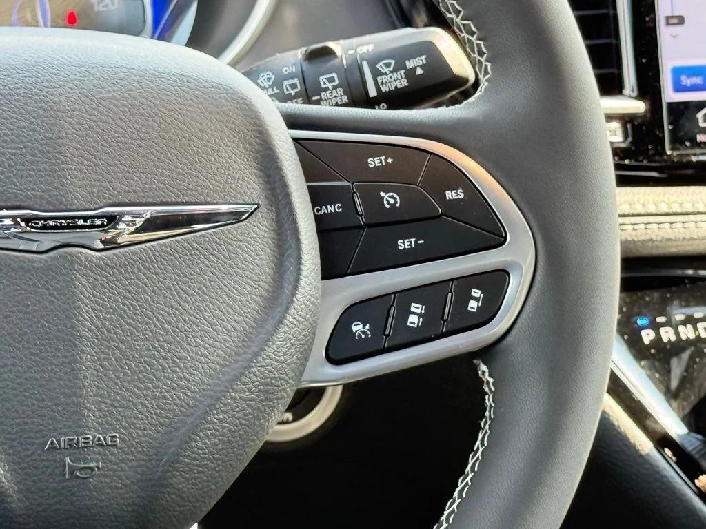 2025 Chrysler Pacifica Select - Photo 20