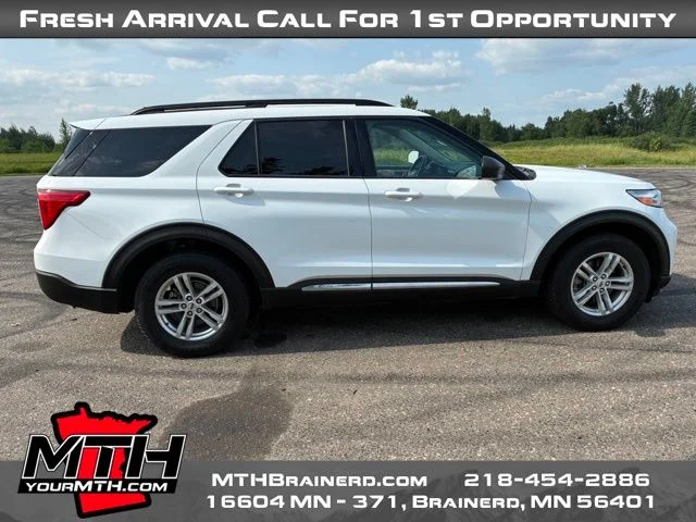 Used 2022 White Ford XLT image 1
