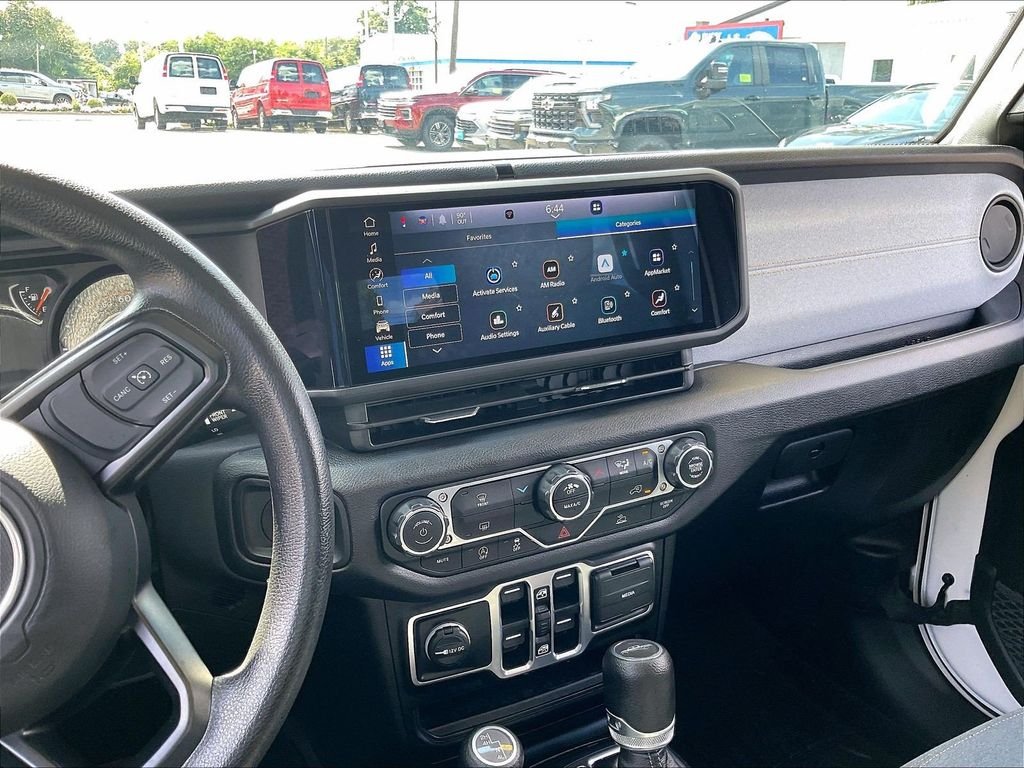 Used 2025 White Jeep Nighthawk image 18