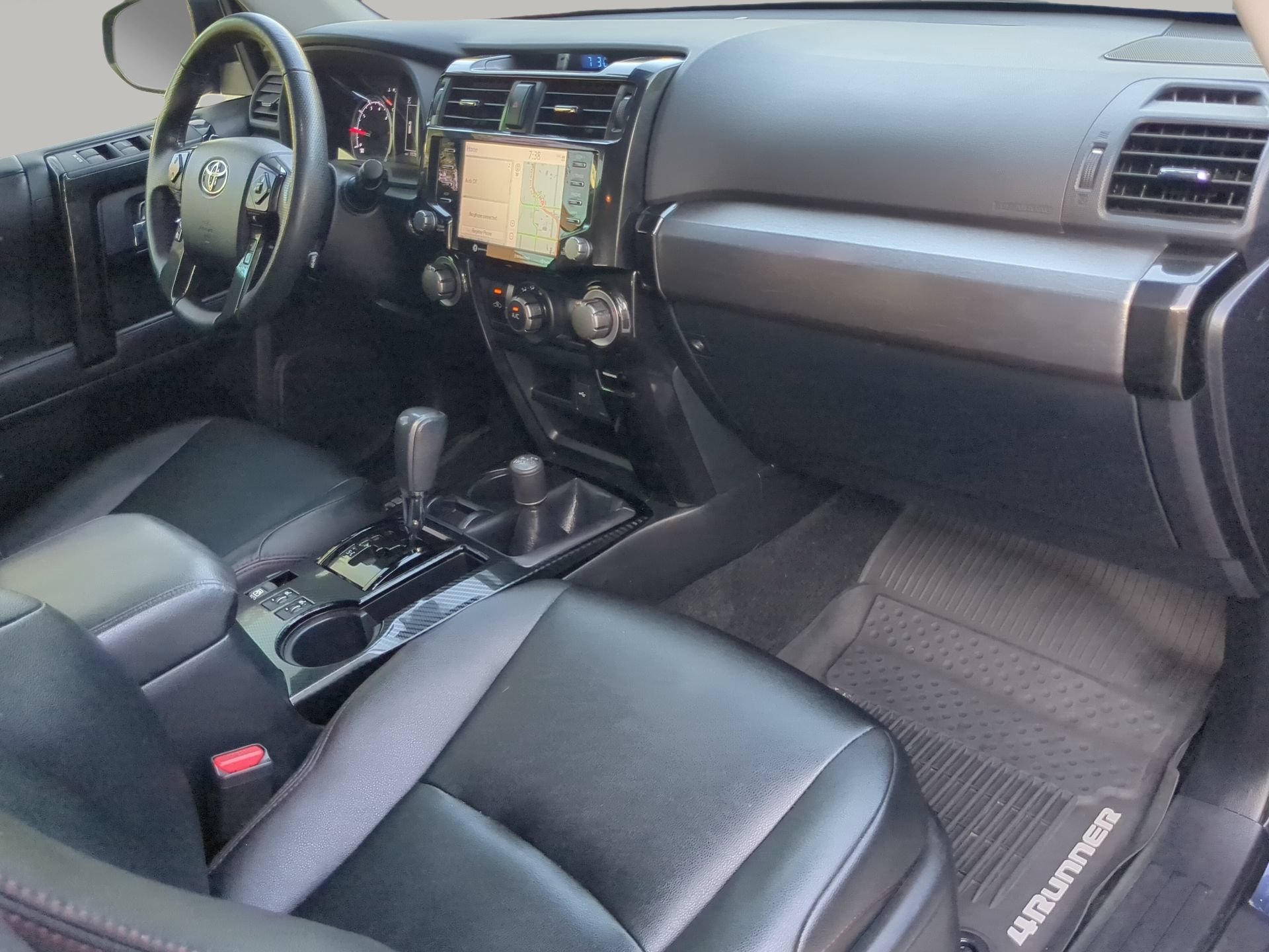 Used 2020 Nautical Blue Metallic Toyota Venture image 47