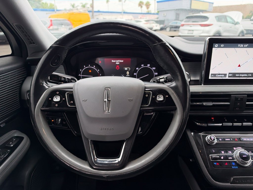 Used 2020 White Lincoln Standard image 11