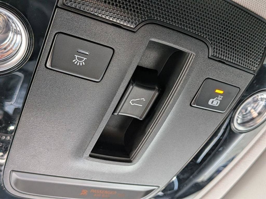 Used 2021 Blue Kia EX image 19