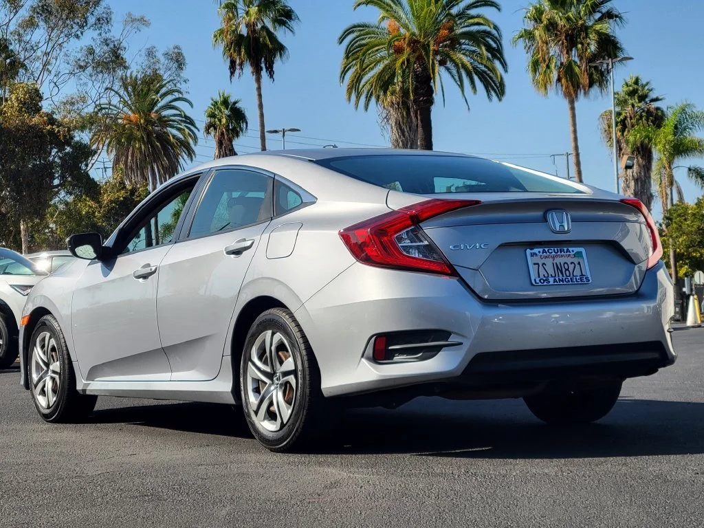 Used 2016 Lunar Silver Metallic Honda LX image 3