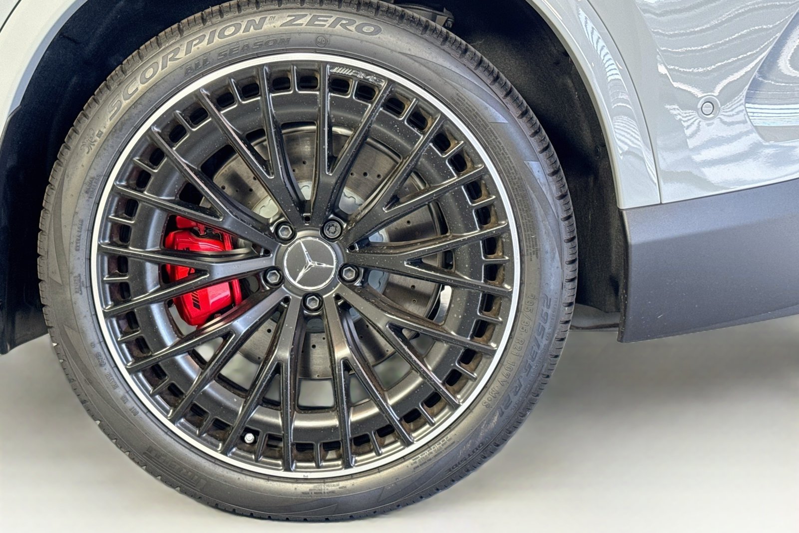 New 2026 MANUFAKTUR Alpine Grey Mercedes-Benz AMG® GLC 43 image 28