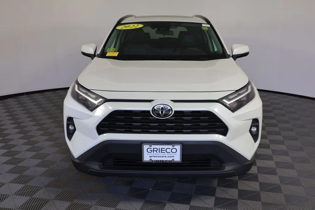 Used 2022 Blizzard Pearl Toyota XLE Premium image 3