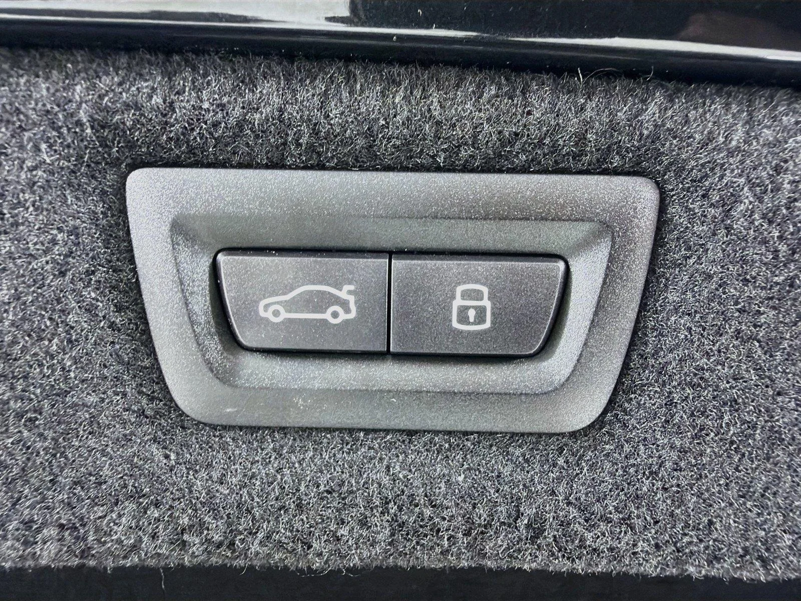 Used 2025 BLACK SAPPHIRE METALLIC BMW Competition image 27
