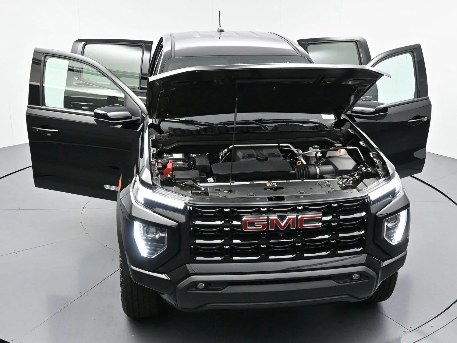 Used 2025 Onyx Black GMC Elevation image 41