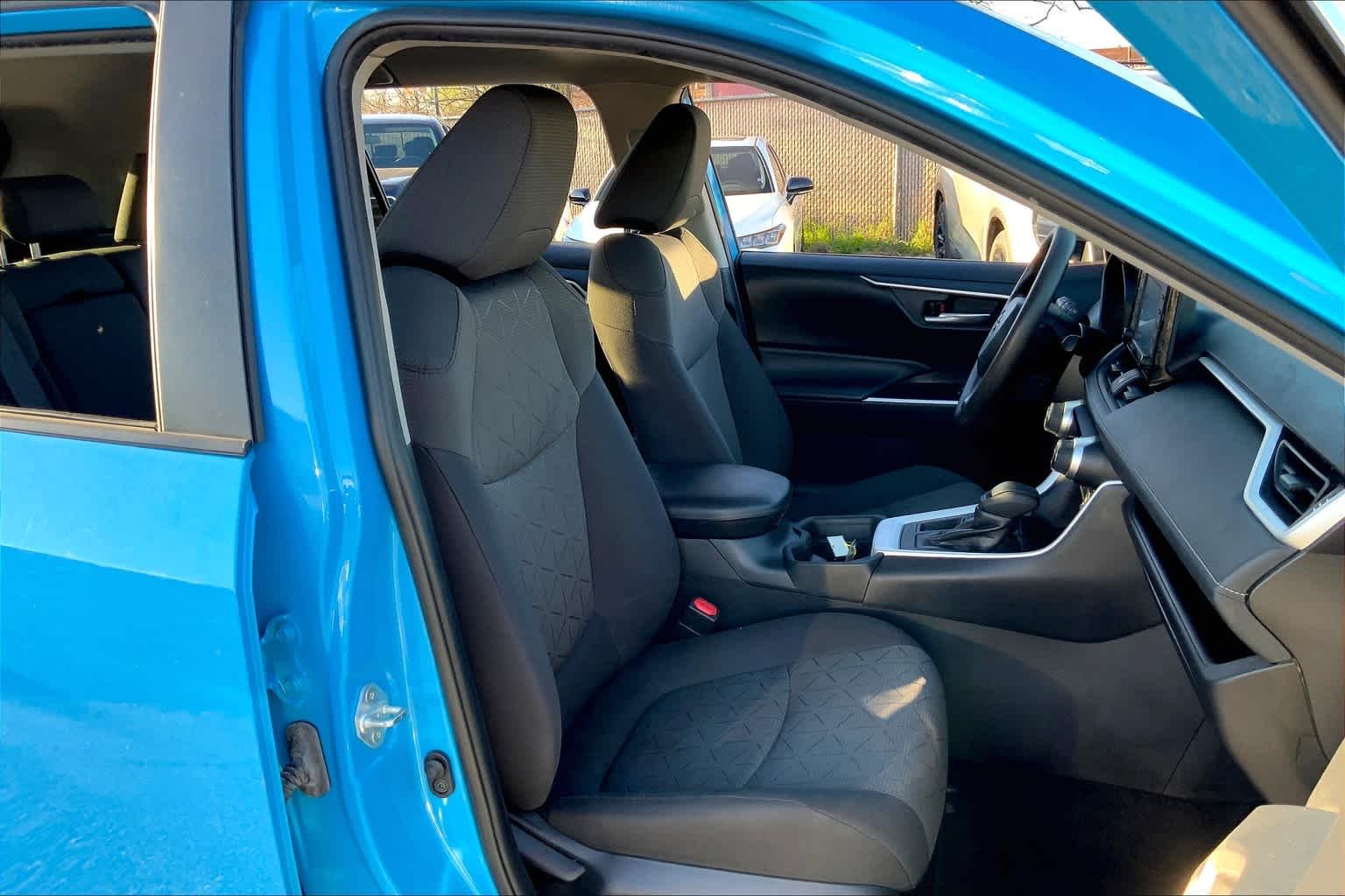 Used 2021 Blue Flame Toyota XLE image 9