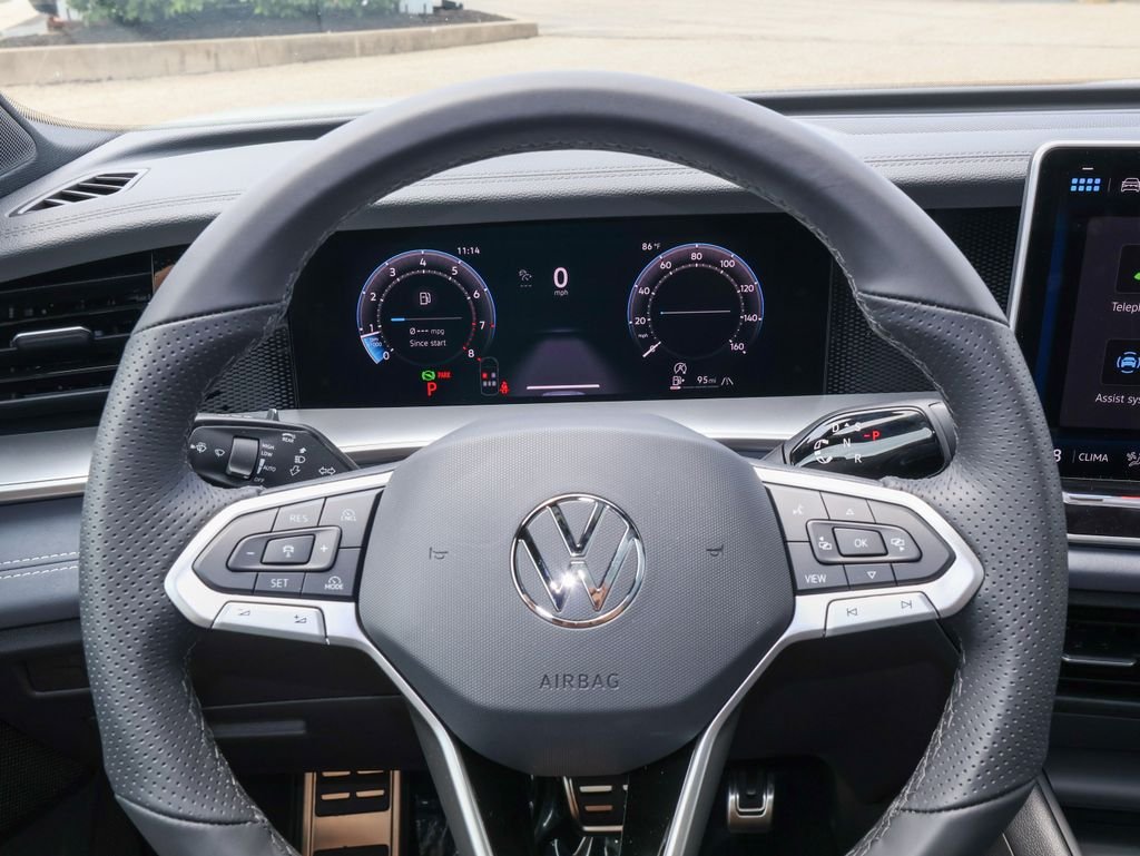 New 2026 White Volkswagen 2.0T SE R-Line Black image 22