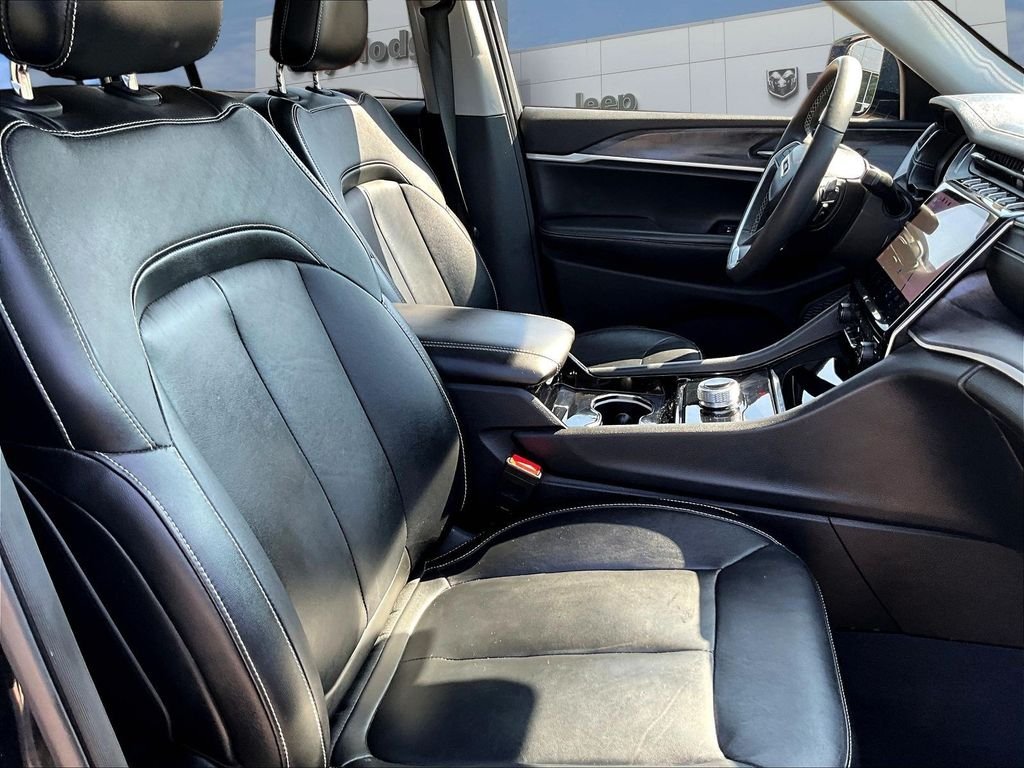 Used 2023 Black Jeep Limited image 28