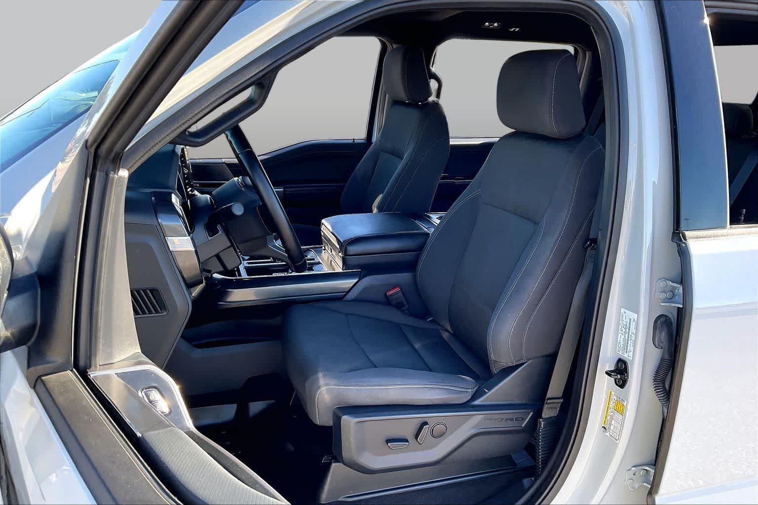 Used 2023 Avalanche Gray Ford XLT image 8
