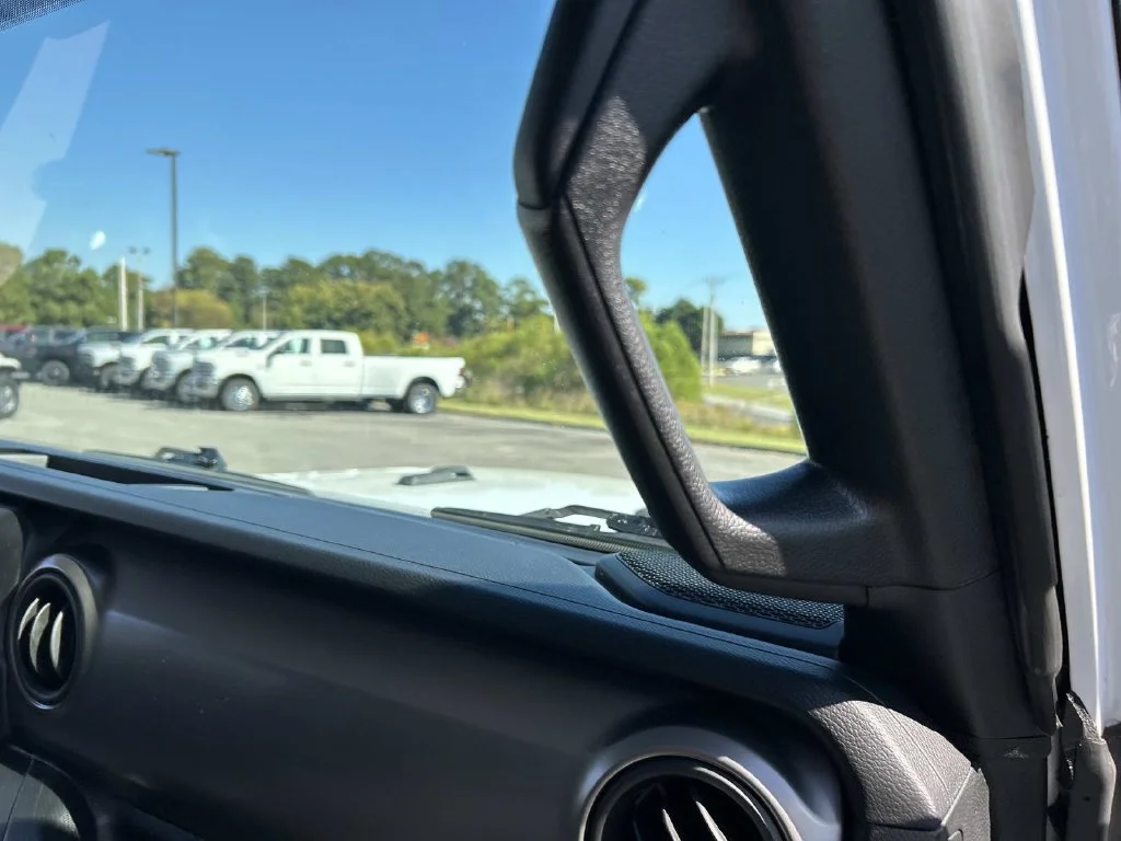 Used 2021 White Jeep Sport S image 23