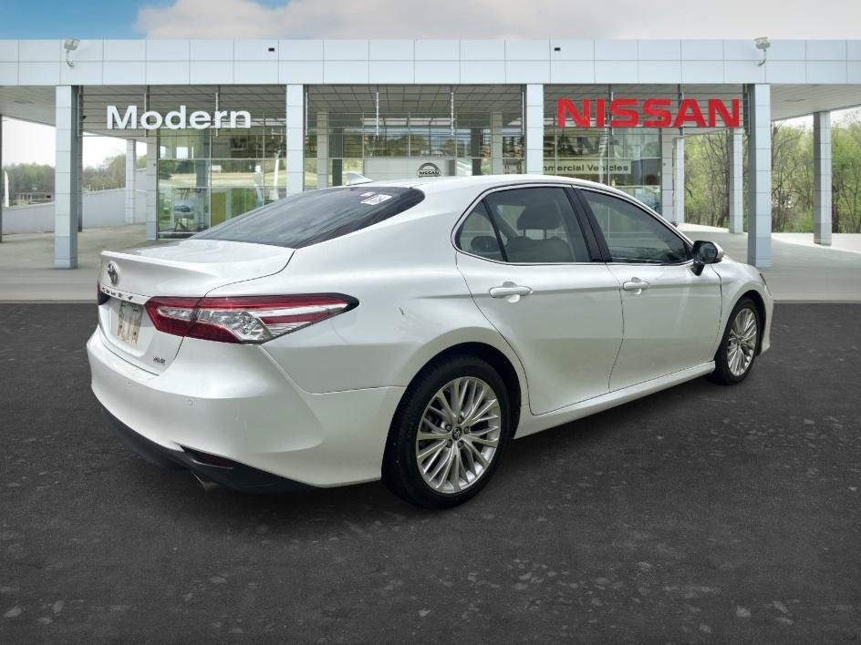 Used 2018 Wind Chill Pearl Toyota XLE image 5