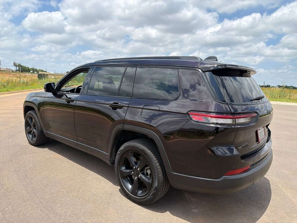 Used 2022 Ember Pearlcoat Jeep Limited image 6