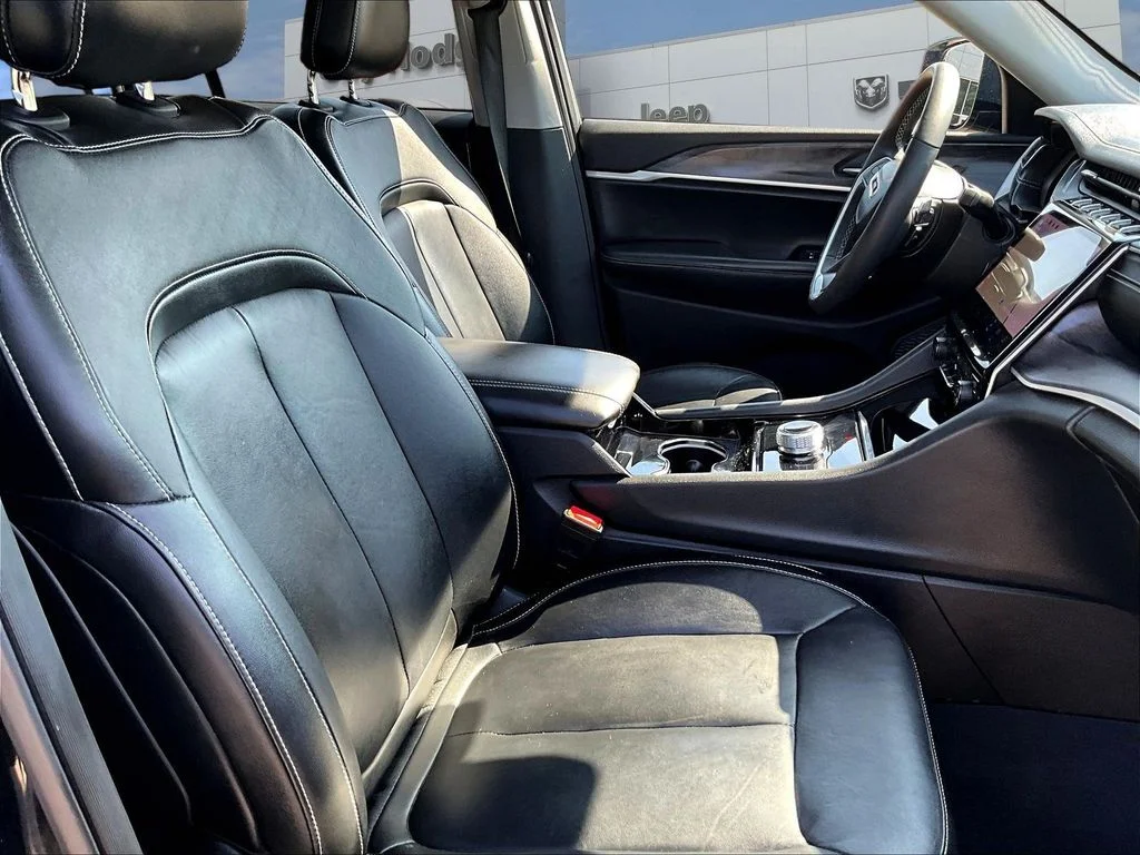 Used 2023 Black Jeep Limited image 28