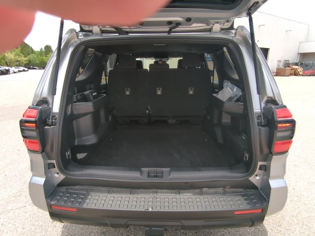 Certified Used 2026  Toyota SR5 image 31